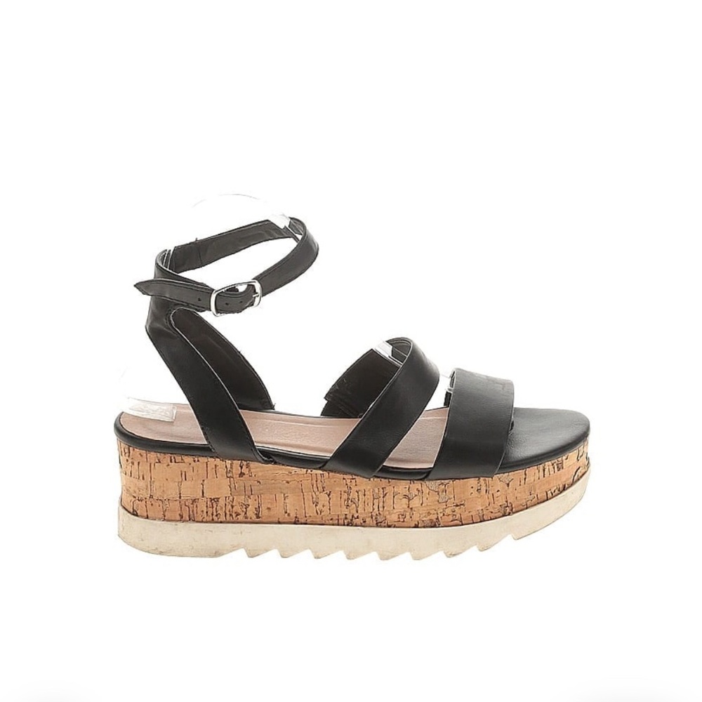 Madden Girl • Black Platform Sandals